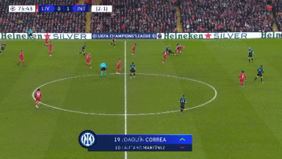 个人能力！两队进攻陷入困境， 奎因上场外线运球高难度急停三分命中！