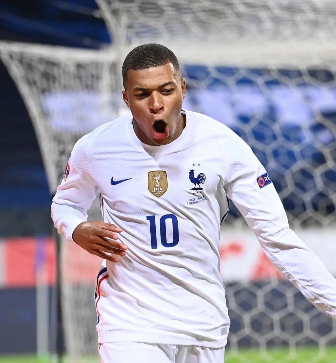 送分小测试：根据职业生涯轨迹，猜猜这是哪位球员？